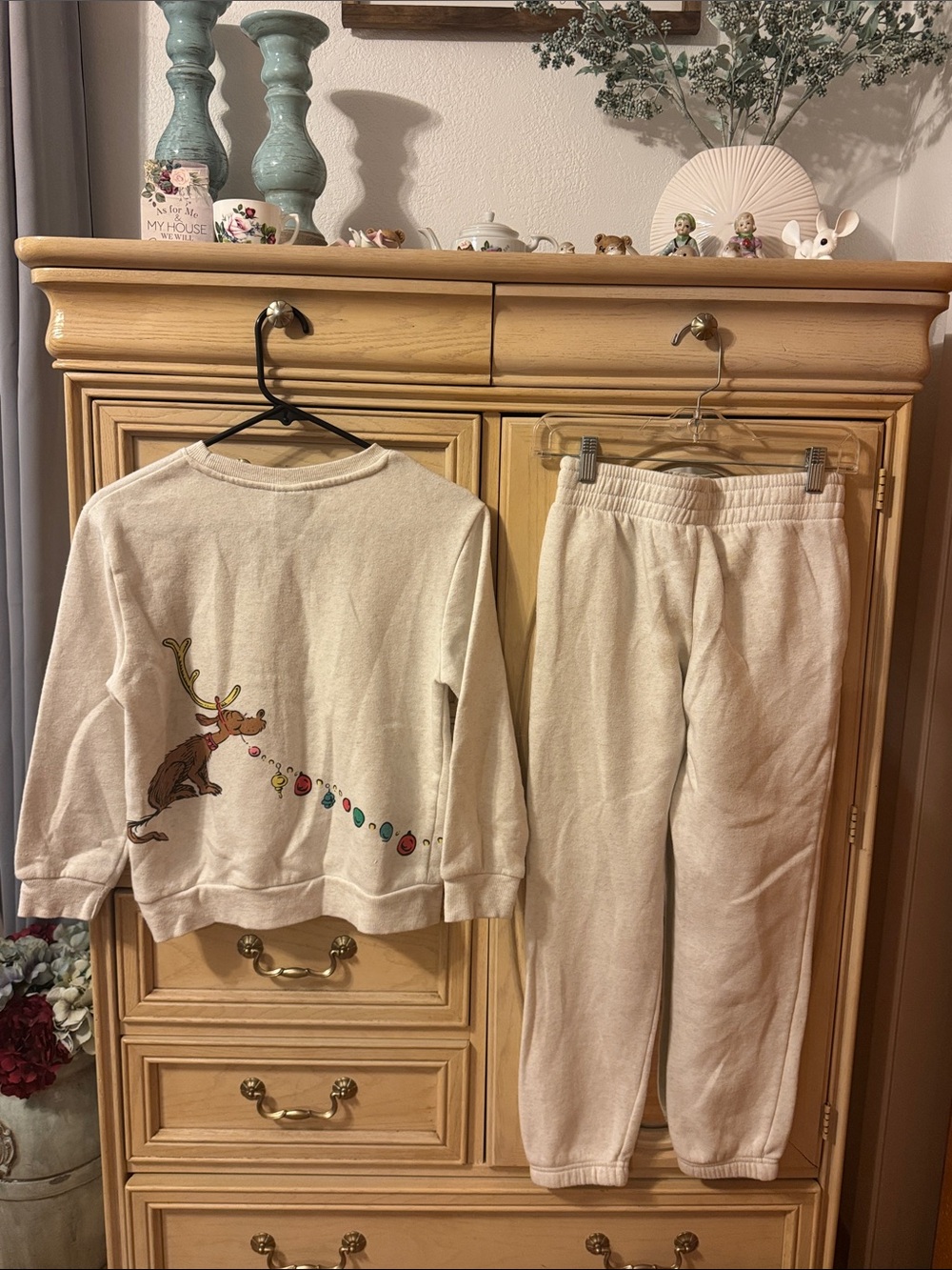 Kids How The Grinch Stole Christmas Sweatsuit Set - Picture 7 of 8